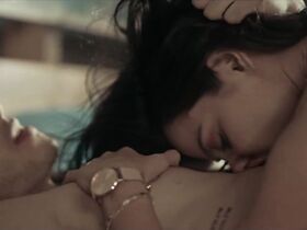 Майте Перрони Беорлеги секси – Тёмное желание (2020) #12