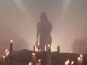 Лилли Лоренц голая – Медиум (2018) #4