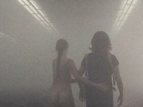 Лилли Лоренц голая – Медиум (2018) #6