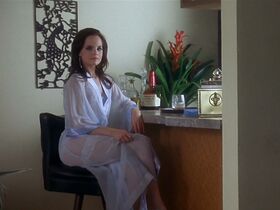 Мена Сувари секси – Счастливчик Эдмонд (2005) #3