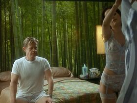 Мена Сувари секси – Счастливчик Эдмонд (2005) #6