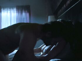 Лесли Льювет голая – День, когда Земля замерзла s01e02 (2019) #8