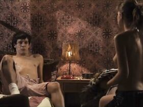 Айна Клотет голая – Sisters (2012) #3