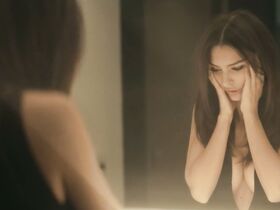 Эмили Ратаковски секси – Искусство обмана (2019) #8