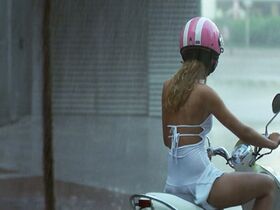 Луиз Бургуэн голая – Девушка из Монако (2008) #4