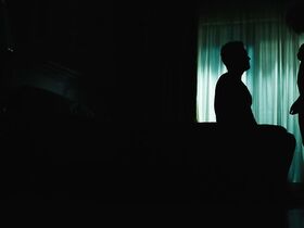 Розамунд Пайк голая – Частная война (2018) #4