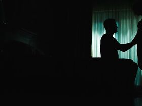 Розамунд Пайк голая – Частная война (2018) #5