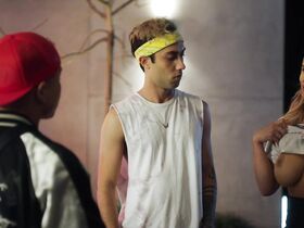 Кинси Волански голая – Убийственная Вечеринка (2019)