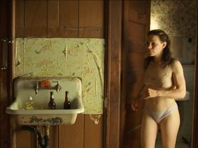 Лили Тейлор голая – Фактотум (2005) #4