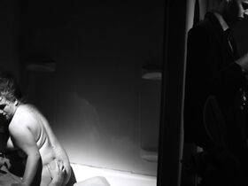 Линдси Шоу голая – По эту сторону (2018) #4