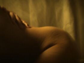 Линдси Шоу голая – По эту сторону (2018) #6