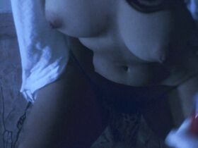 Брижит Бако голая – Странные дни (1995) #4