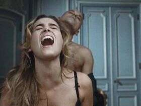 Ваина Джоканте голая – 99 франков (2007) #5