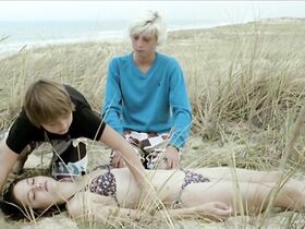 Одри Бастьен голая – Офелия (2013) #4