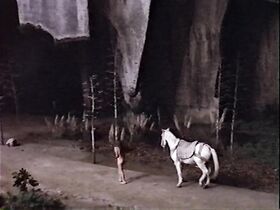 Барбара Де Росси голая – Сердца и доспехи (1983) #7