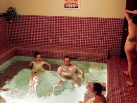 Анна Сондалл голая, Тамми Бергхольдт голая, Кари Элисон Ходж голая, Дженни Макэфи голая – Get Close (2017) #4