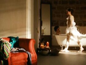 Джулия Микелини голая – Незрелые (2011) #2