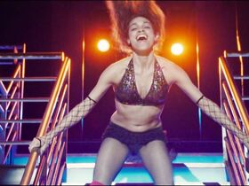 Розарио Доусон секси, Идина Мензел голая – Богема (2005) #3