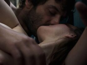 Мария Вальверде голая – Возвращение в Бургундию (2017)