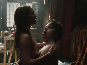 Алисия Викандер голая – Тюльпанная лихорадка (2017) #1