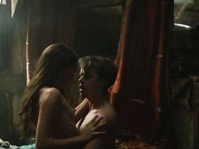 Алисия Викандер голая – Тюльпанная лихорадка (2017) #3