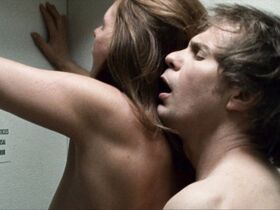 Элис Баррет голая – Удушье (2008) #4