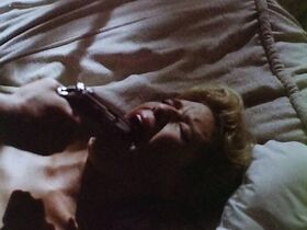 Келли МакГиллис голая – Котяра (1989) #1