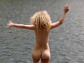 Джуно Темпл голая, Джулия Гарнер голая – Повышение влажности (2017) #2