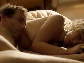 Джуно Темпл голая, Джулия Гарнер голая – Повышение влажности (2017) #3