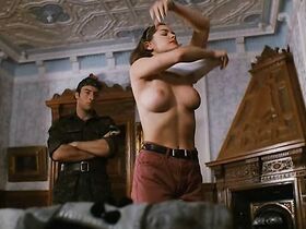 Афина Мэсси голая – Предупредительный удар (1998)