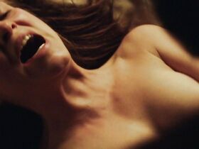 Софи Куксон голая – Заклятье. Наши дни (2017) #8