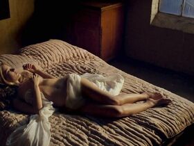 Сара Ремер секси – Бессмертный Манхэттен (2016)