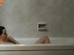 Эмили Хэмпшир голая – Хорошие соседи (2010) #2