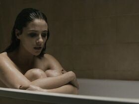 Мелани Бернье голая – Информатор (2013) #2