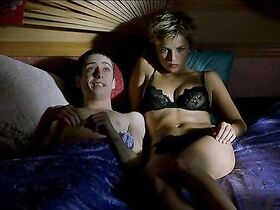 Елена Анайя секси – Два крутых придурка (2003) #2