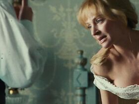 Ума Турман секси – Милый друг (2012) #2