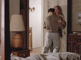 Николь Кидман голая, Дебра Фарентино голая – Готова на всё (1993) #3