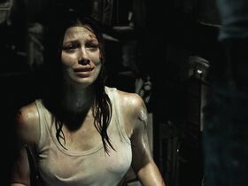 Джессика Бил секси – Техасская резня бензопилой (2003)