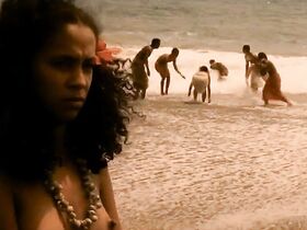 Ирина Кардосо голая – Les Aventuriers des mers du Sud (2006) #2