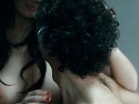 Джулия Микелини голая, Тициана Булдини голая – Незрелые (2011) #2