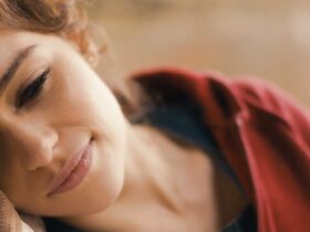 Эмилия Кларк секси – Спайк Айленд (2012)