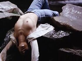 Анни Бель голая, Мартин Гримо голая, Беатрис Хэрнойс голая – Окровавленные губы (1975) #3