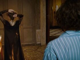 Анджелина Джоли секси – Турист (2010)