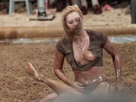 Анджела Амес голая, Вики Фредерик голая, Лаурен Лэндон голая – ...все куколки (1981) #3