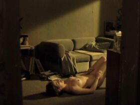 Катрин де Леан голая – Их первая ночь (2011) #3