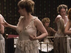 Дакота Фаннинг секси, Карла Юри голая – Преисподняя (2016) #3