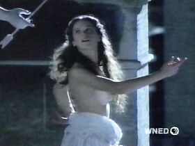 Фелисити Джонс голая – Слуги s01e01 (2003)