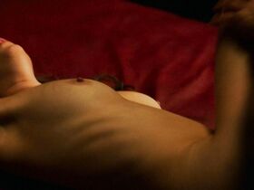 Дакота Джонсон голая – На пятьдесят оттенков темнее (2017)