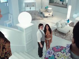 Бьянка Хаазе голая, Кристин Бентли голая – Машина времени в джакузи 2 (2015) #3