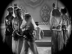 Джина Лоллобриджида голая – Ночные красавицы (1952)